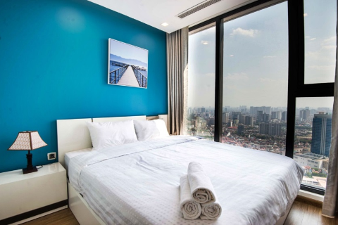Modern 2 bedroom apartment on high floor for rent in Vinhomes Metropolis Complex, Ba Dinh, Hanoi