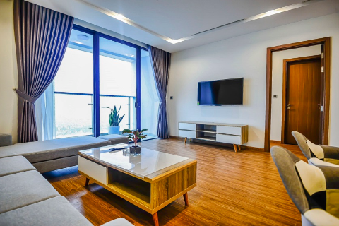 Lake view 2 bedroom apartment for rent in Vinhomes Metropolis, Ba Dinh, Hanoi