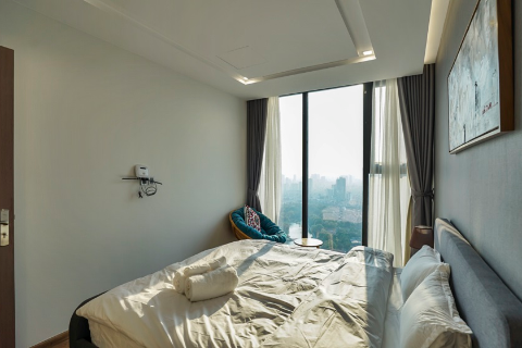 High floor one bedroom apartment for rent in Vinhomes Metropolis, Lieu Giai, Ba Dinh
