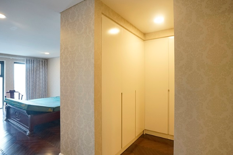 Luxury duplex 3 bedroom apartment for rent in Hoang Thanh Tower,  Hai Ba Trung, Hanoi