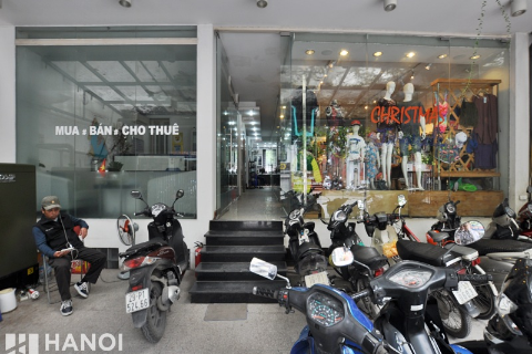 Nice Office/Shop For Rent on 1st floor at 28 To Ngoc Van - Tay Ho