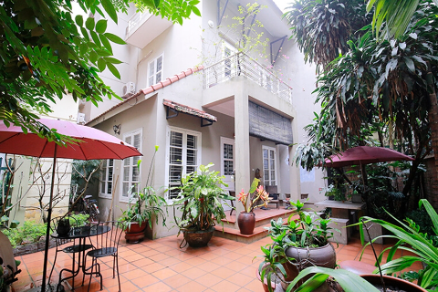 Spacious garden house with 4 bedrooms for rent in Tu Hoa, Tay Ho