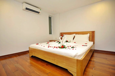 Beautiful 1 bedroom apartment for rent near Truc Bach Lake, Ba Dinh, Hanoi