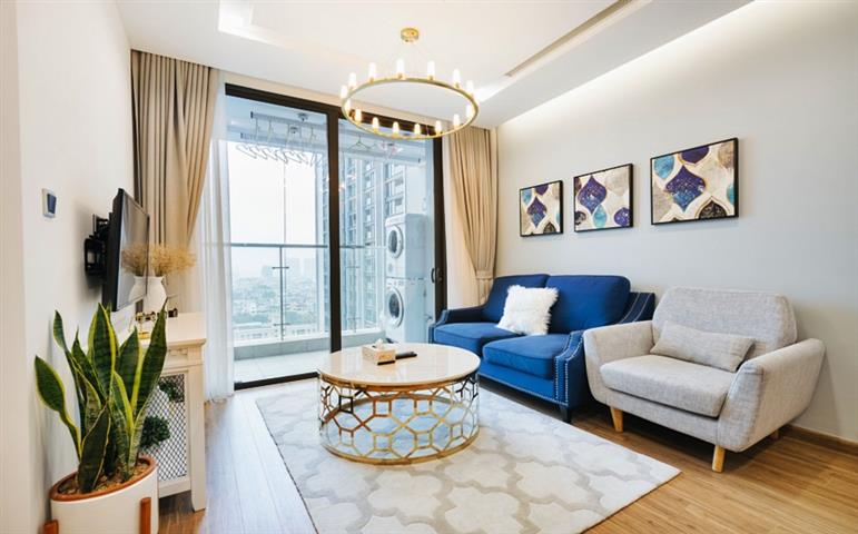 Modern 2 bedroom apartment for rent in Vinhomes Metropolis, Lieu Giai