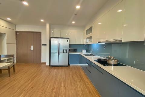 Bright 2 bedroom apartment with open views for rent in Vinhomes Metropolis, Ba Dinh