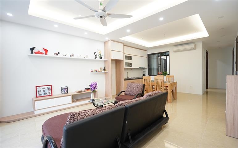 Lovely 3 bedroom apartment  for rent in Xom Chua, Tay Ho
