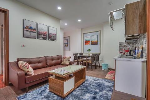 Modern 2 bedroom apartment on the high floor for rent in Dao Tan, Ba Dinh district