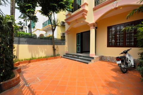 Charming 4 bedroom villa a courtyard and nice view in Xom Chua, Tay Ho