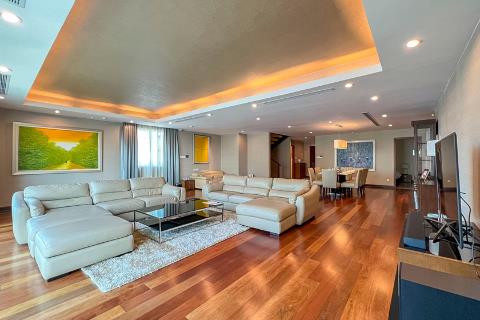 Luxury serviced penthouse apartment in Tay Ho for rent