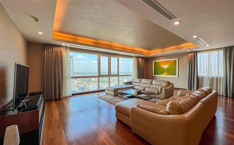 Luxury serviced penthouse apartment in Tay Ho for rent