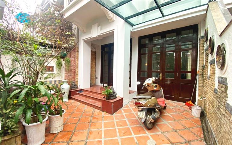Villa for rent in block C in Ciputra area with 4 bedrooms and 4 bathrooms