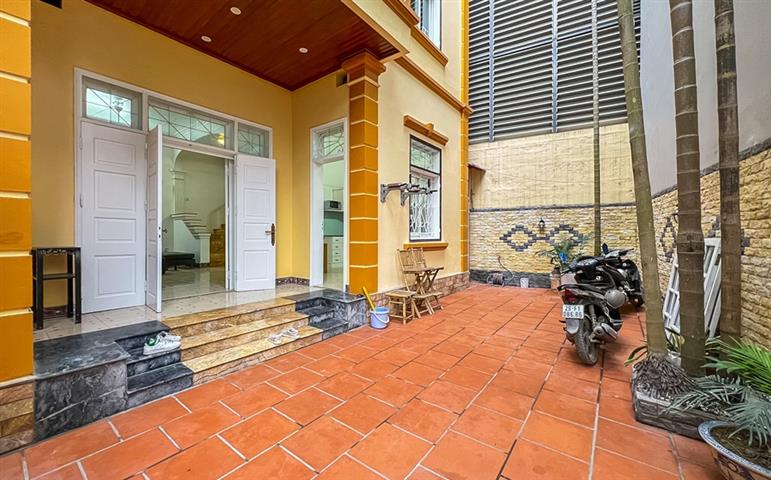 Bright 4 bedroom house with a court yard for rent in Tay Ho, near Somerset West Point Hanoi