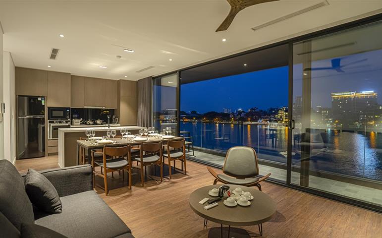 Amazing lake view and brand new 2 bedroom apartment for rent in Tu Hoa near Sheraton Hanoi Hotel