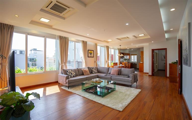 Spacious and lake view apartment with 4 bedrooms for rent on Quang Khanh street, Tay Ho