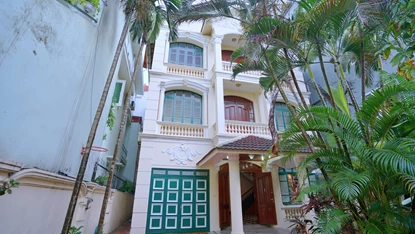 Spacious house with big yard and 4 bedroom for rent now on Au Co str, Tay Ho