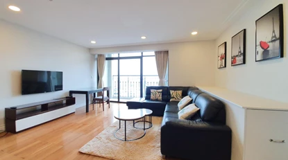 High floor and nice 2 bedroom apartment for rent at Hoang Thanh Tower, Hai Ba Trung