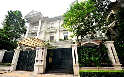 Well designed with wooden floor 5 bedroom villa for rent now in Ciputra, Tay Ho