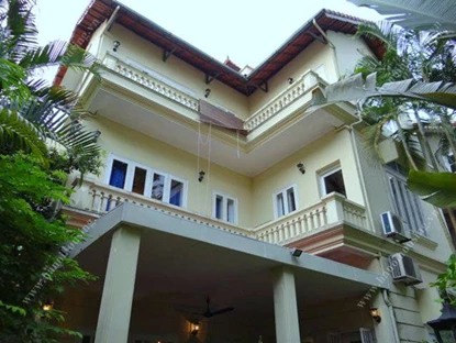 4 bedroom house with a spacious garden for rent in Tu Hoa, Tay Ho, neaby the lake