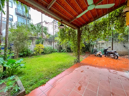Spacious 4-bedroom house with huge garden for rent on Dang Thai Mai Street, Tay Ho area