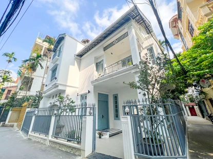 Beautiful 4-bedroom house with modern furniture for rent on Dang Thai Mai Street, Tay Ho area