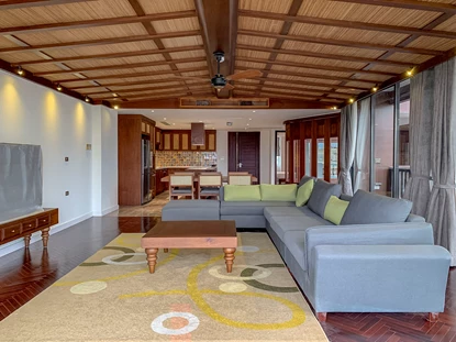 湖が見える4ベッドルームアパートメント（タイホー地区クアンカイン通り（Quang Khanh通り）賃貸情報