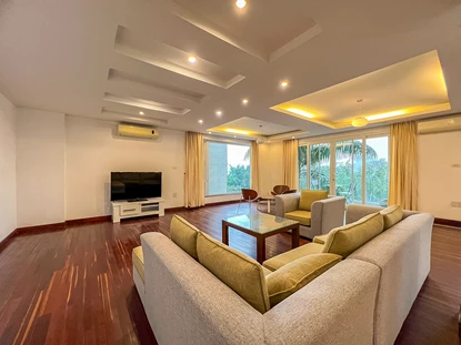 Spacious and lake view 3 Bedrooms apartment for rent in Quang Khanh