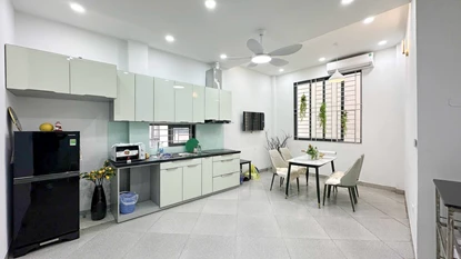 Bright and big 2 bedroom apartment for rent in Doi Can, Ba Dinh