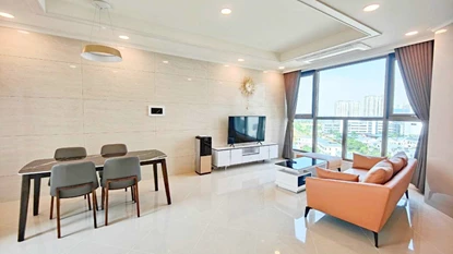 Modern designed and nice 3 bedroom apartment for lease now at Starlake