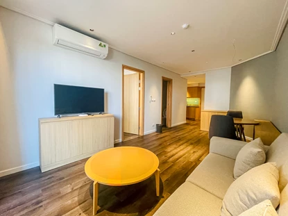 Cozy and Snug 01-bedroom apartment on To Ngoc Van St., Tay Ho