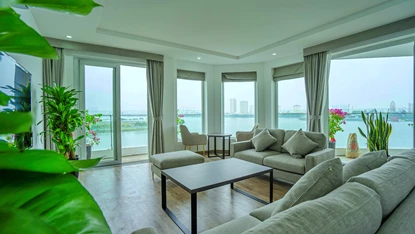 Lake view and modern 3 bedroom for rent in To Ngoc Van, Tay Ho