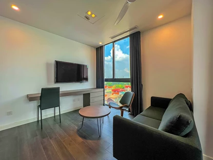 Lake view on a high floor 1 bedroom apartment for lease in Xuan Dieu, Tay Ho