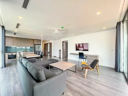 Beautiful lake view and modern 3 bedroom apartment for rent in Xuan Dieu, Tay Ho