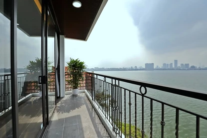 Lake view 1 bedroom for rent in Lang Yen Phu, Tay Ho
