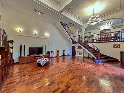 Nice house with 4 bedroom for rent in center of Tay Ho, To Ngoc Van