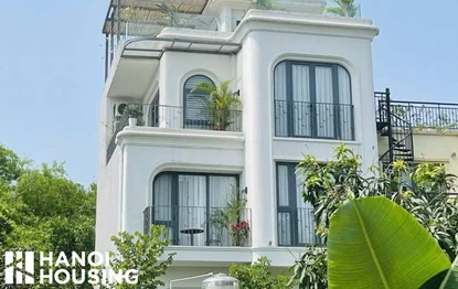 Ideal villa 3 bedrooms for rent in center of Long Bien district !