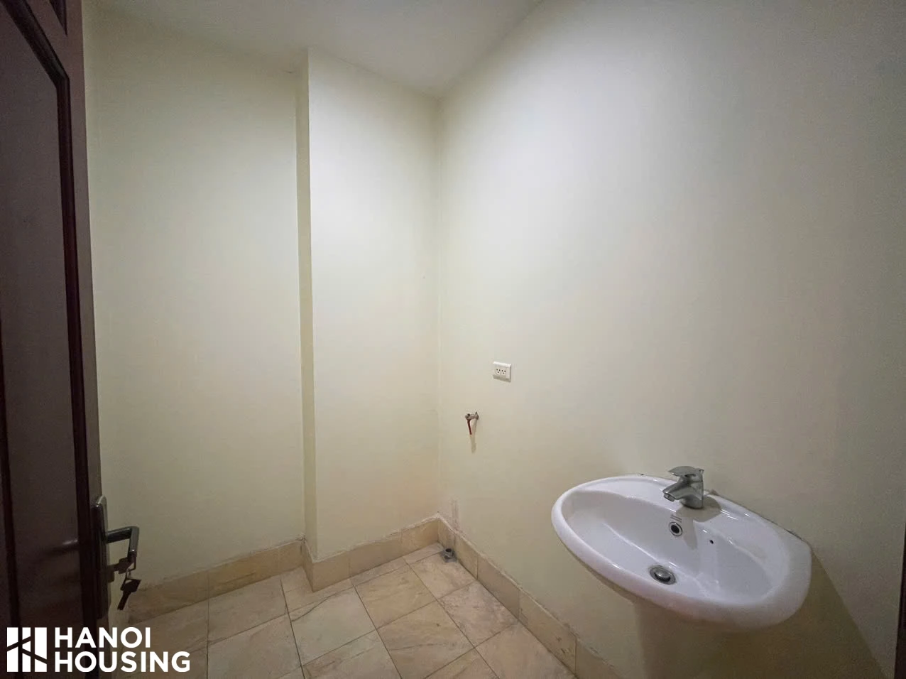  Modern 2-Bedroom Apartment for rent on Bui Thi Xuan, Hai Ba Trung, Hanoi, Vietnam