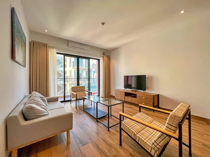 High floor 2 bedroom apartment with lake view for rent on Tu Hoa, Tay Ho, Hanoi 