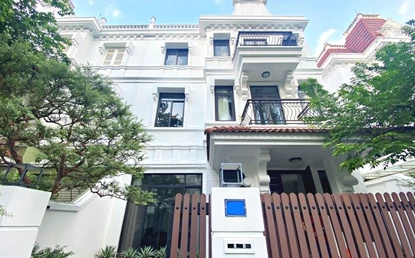 Fully and mordern furnished 4-bedroom villa for rent in T block, Ciputra Hanoi.