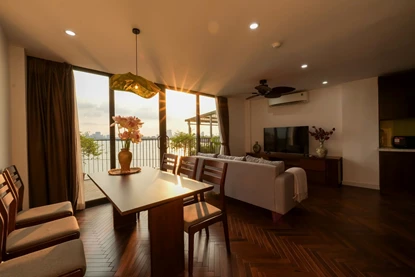 Lake-view 2 bedroom apartment for rent on Vu Mien, Tay Ho