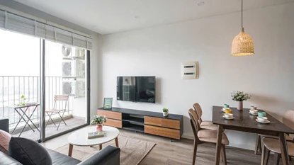 Stylish 2 Bedroom Apartment with Balcony in Tran Duy Hung, Cau Giay 