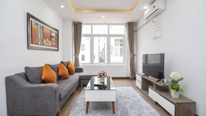  Cozy 1-Bedroom Apartment for Rent on Linh Lang Street, Ba Dinh