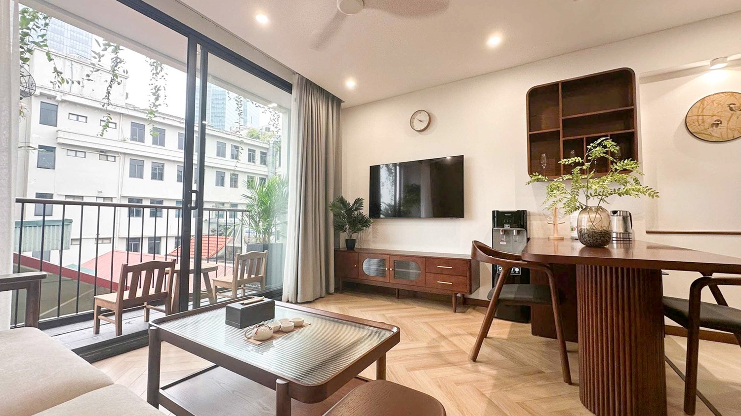 Apartment with balcony & city view in Lieu Giai - Ba Dinh
