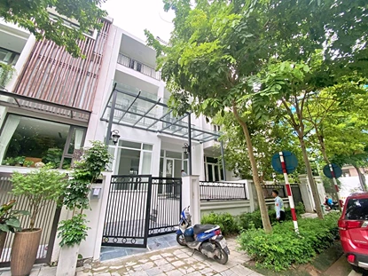 Modern 5 Bedroom Villa for rent in Ciputra 