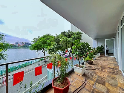 Luxurious 3 bedroom apartment with breathtaking lake view in Tay Ho, Ha Noi