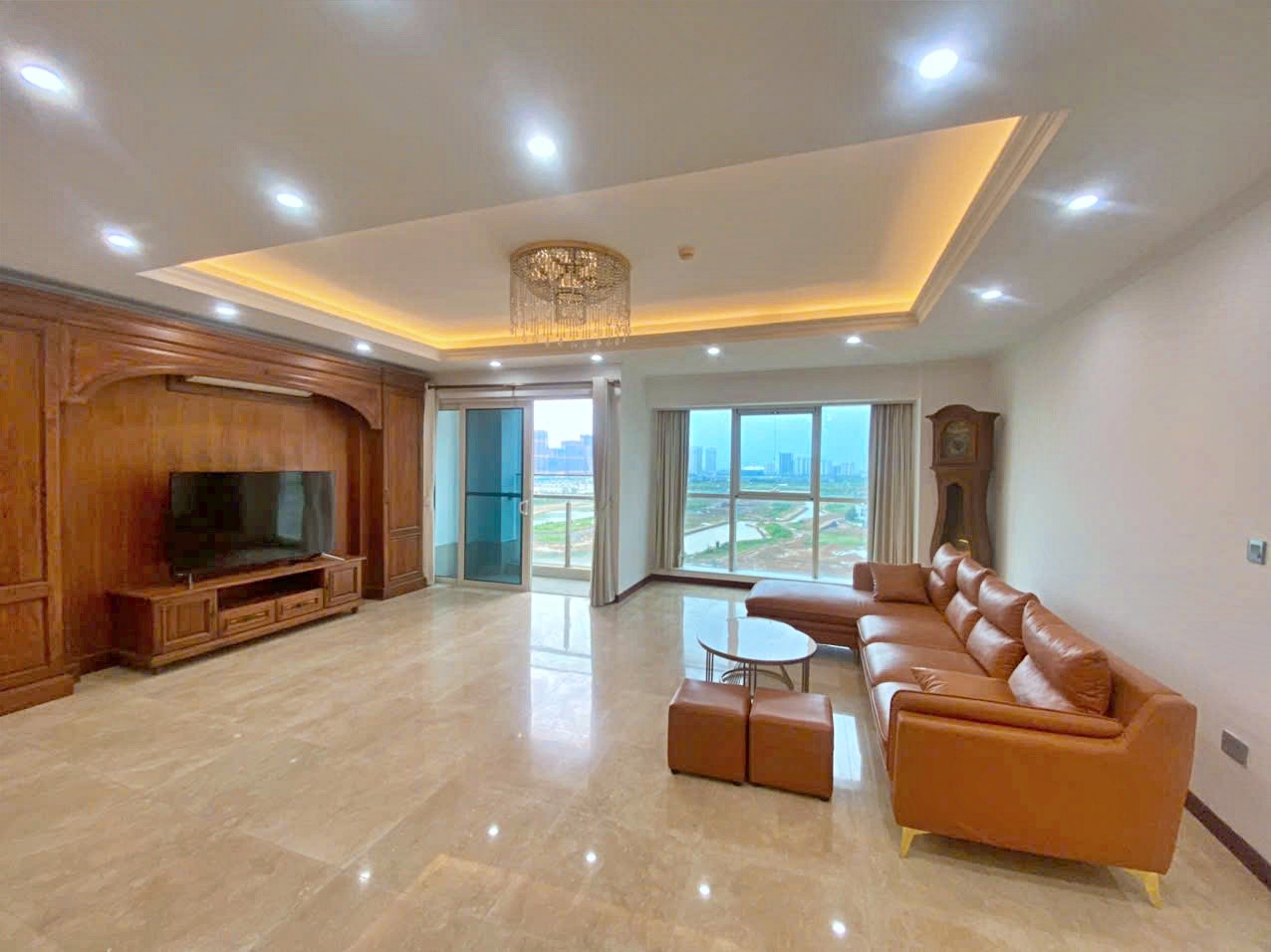Elegant and Spacious 4 Bedroom Apartment in Ciputra