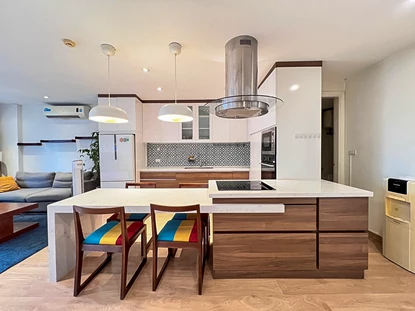 Bright 2 Bedroom in To Ngoc Van, Tay Ho 