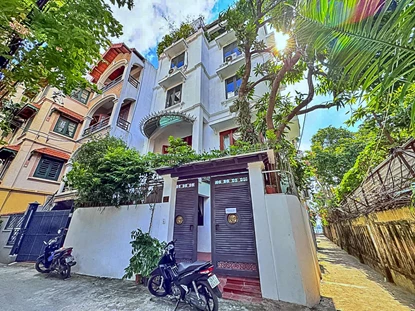 Semi-furnished 4 bedroom villa with private balcony in Tay Ho