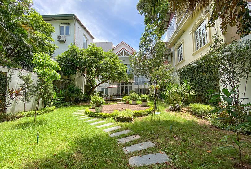 Gorgeous garden 5 bedrooms villa for rent in central Tay Ho, Hanoi, Vietnam