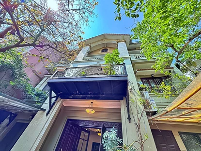 5 Bedroom Villa with Garden in Tay Ho 