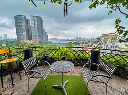 Contemporary Design 4-bedroom Penhouse with Massive Lake View in Tay Ho
